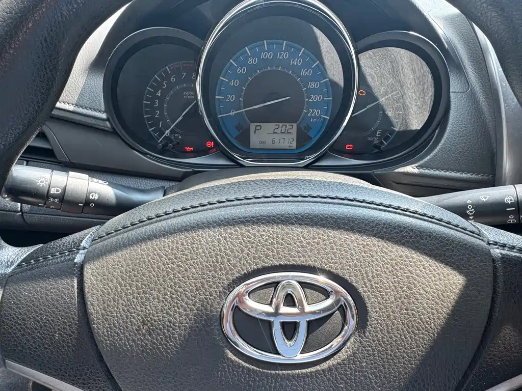 Toyota Yaris L — миниатюра 12