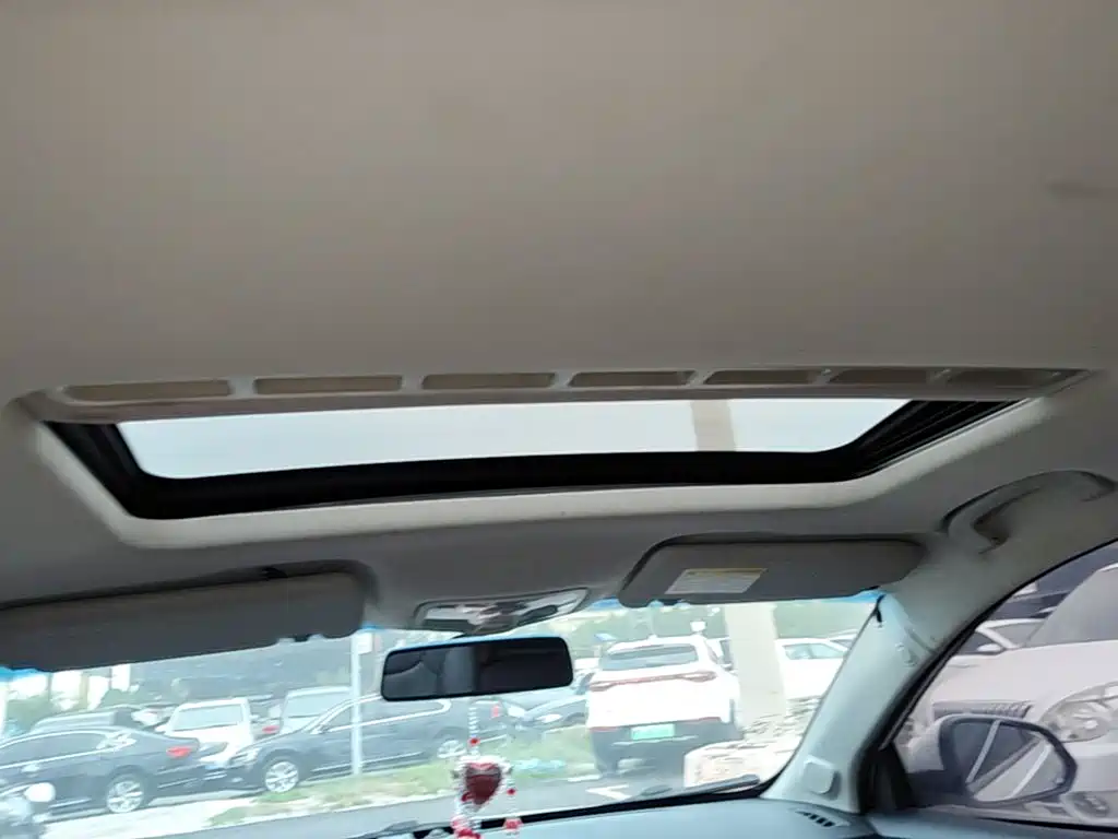 Roewe 360 — миниатюра 18
