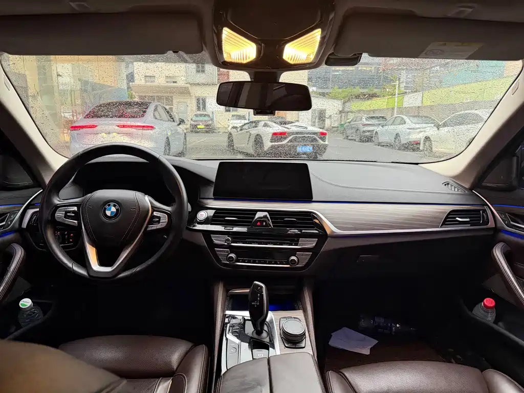 BMW 5 Series New Energy — миниатюра 6