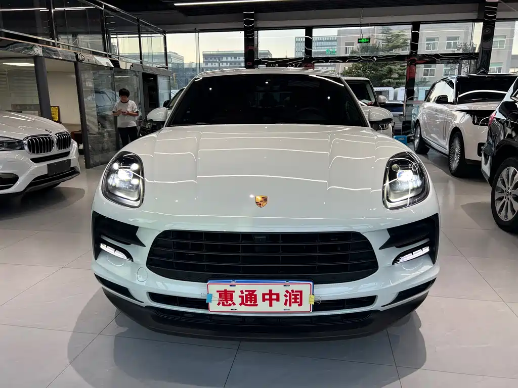 Porsche Macan — миниатюра 2