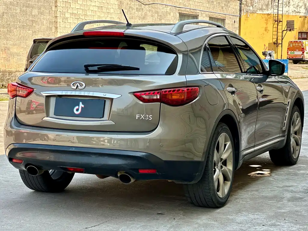 Infiniti FX — миниатюра 6