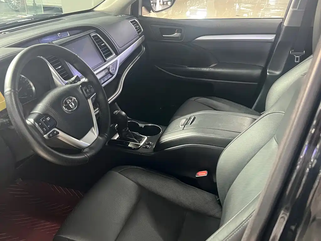 Toyota Highlander — миниатюра 4