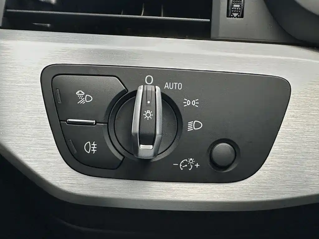 Audi A4L — миниатюра 12