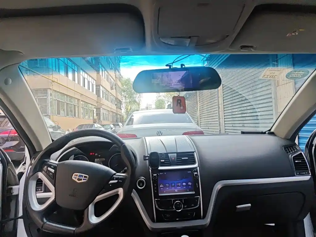 Geely Emgrand — миниатюра 10
