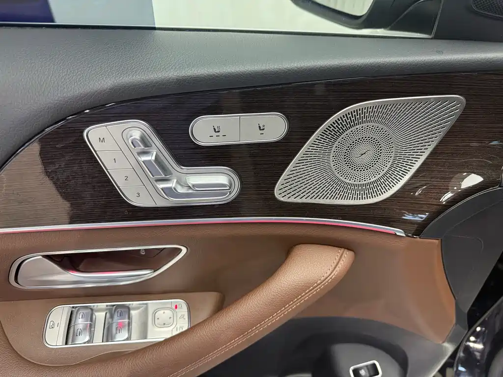 Mercedes-Benz GLE (Import) — миниатюра 17