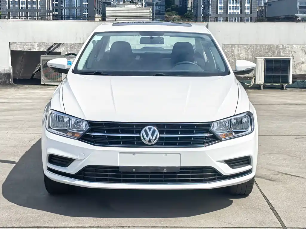 VOLKSWAGEN BORA