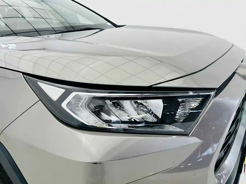 Toyota RAV4 — миниатюра 17
