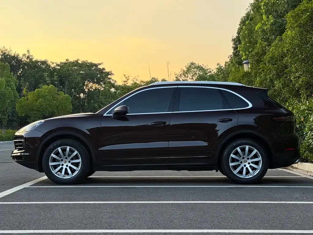 Porsche Cayenne — миниатюра 4