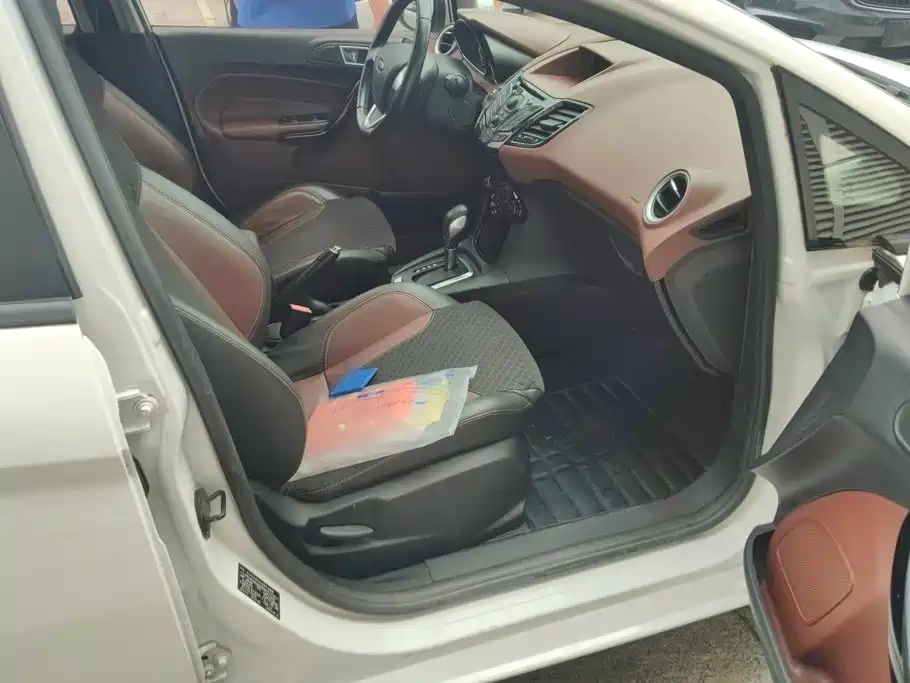 Ford Fiesta — миниатюра 8