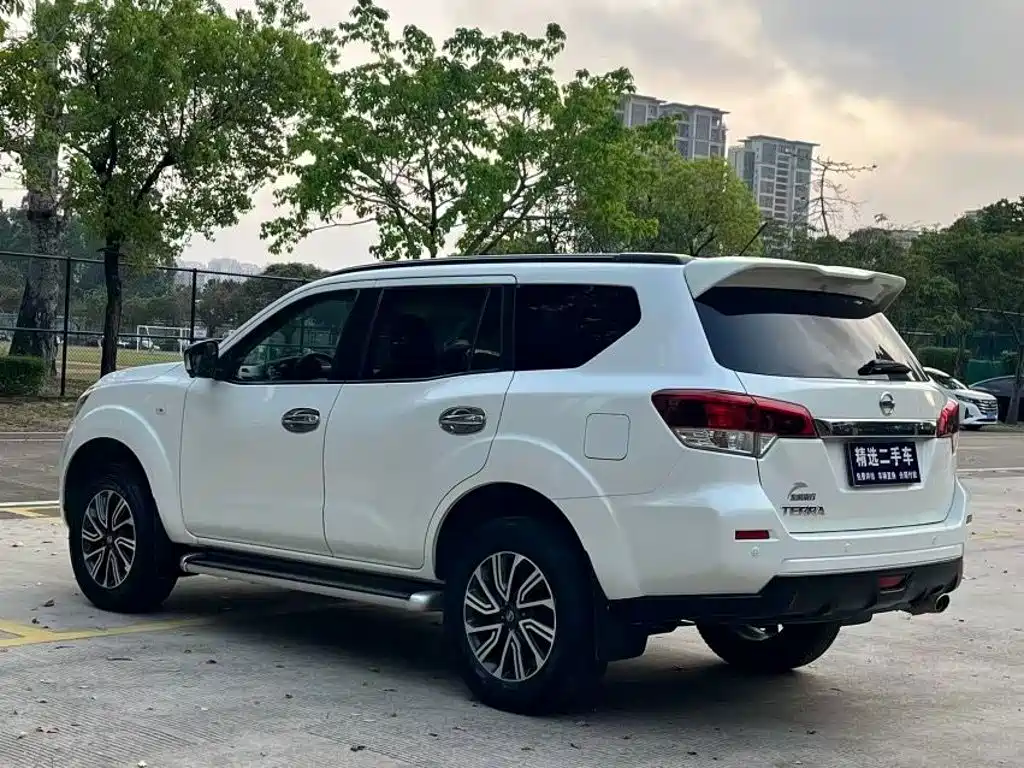 Nissan Terra — миниатюра 9