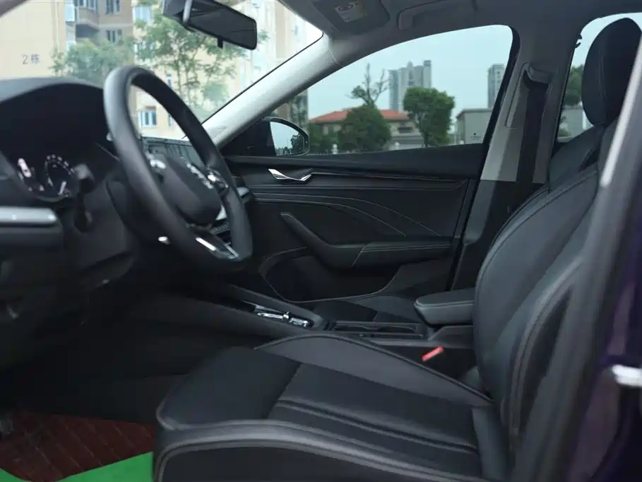 Skoda Octavia 2023 Синий из Китая