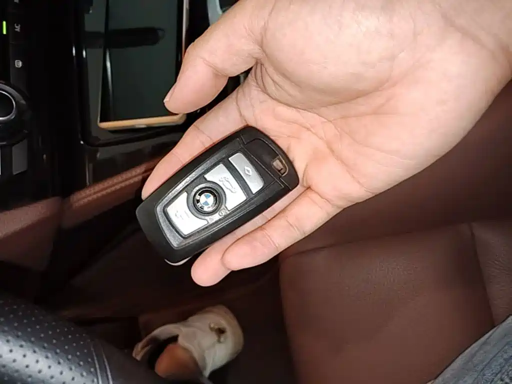 BMW 5 Series — миниатюра 9