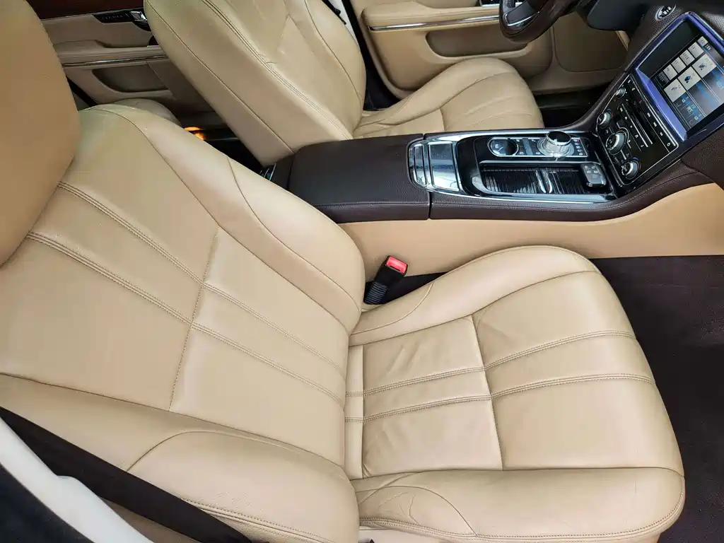 Jaguar XJ — миниатюра 11