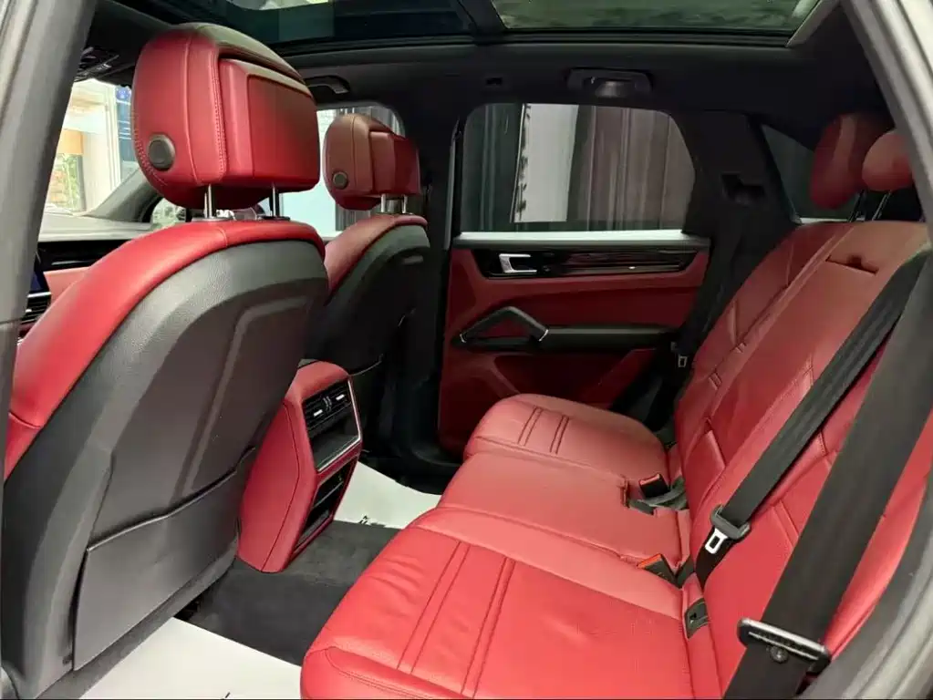 Porsche Cayenne — миниатюра 5
