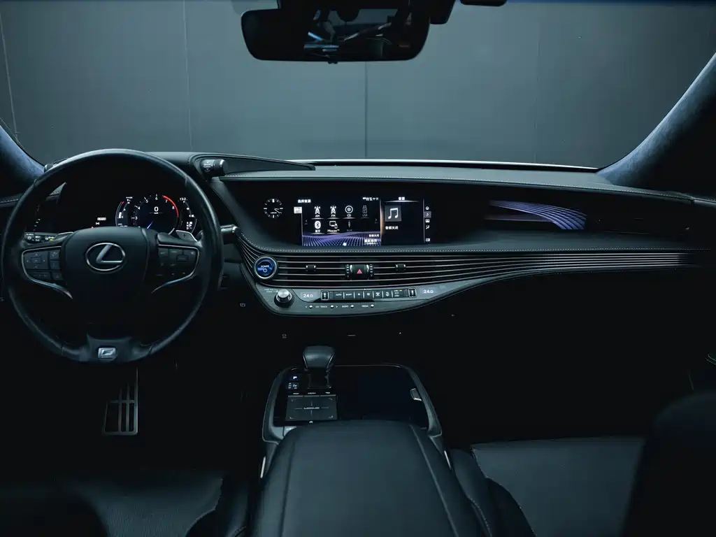 Lexus LS 2018 500h F SPORT V