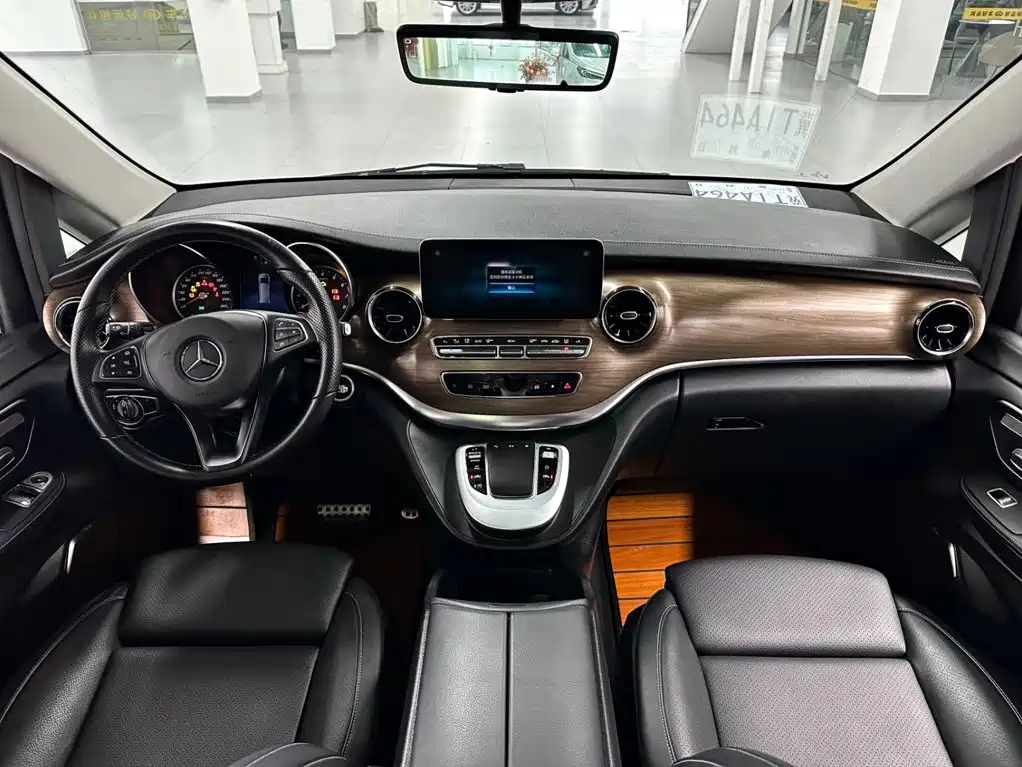 Mercedes-Benz V-Class — миниатюра 7