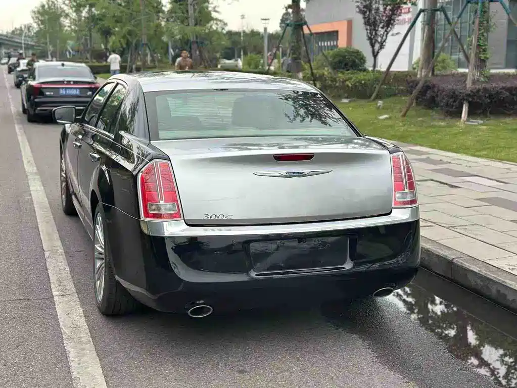 Chrysler 300C — миниатюра 15