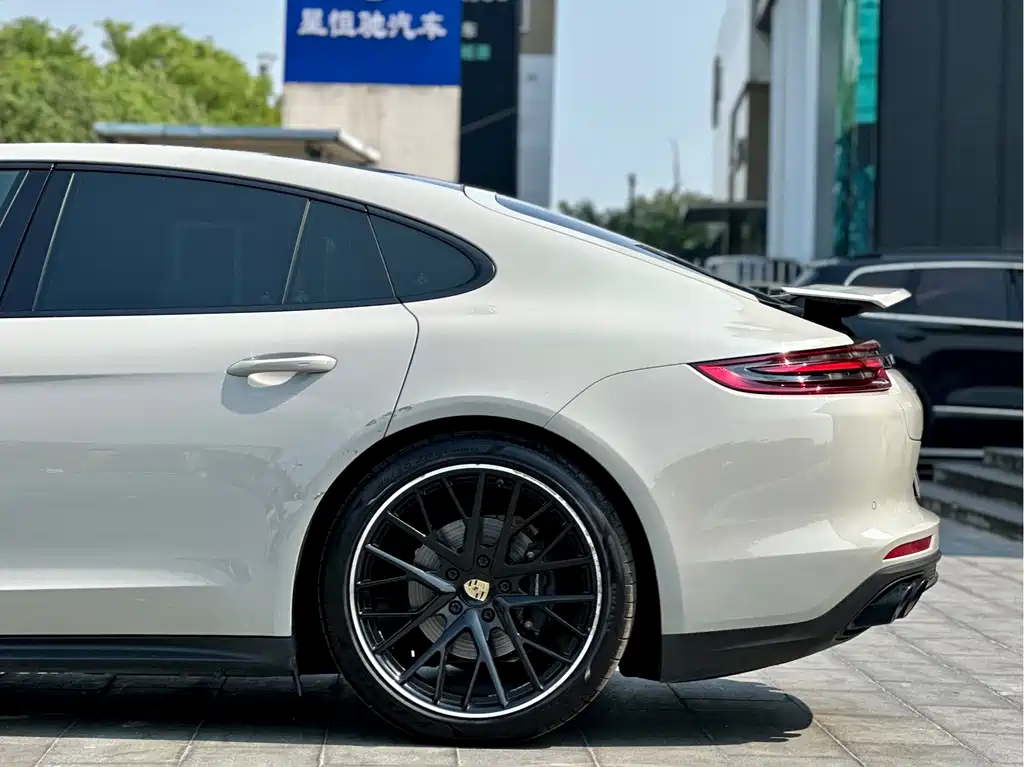 Porsche Panamera — миниатюра 4