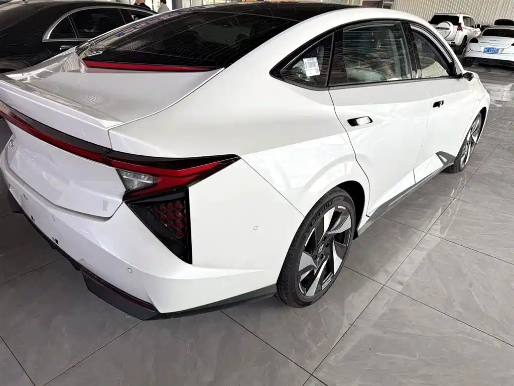 Lingxi L 2025 +