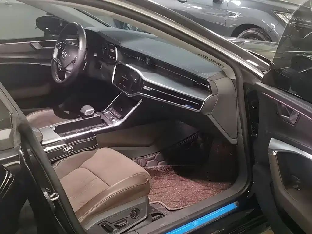 Audi A7L — миниатюра 3