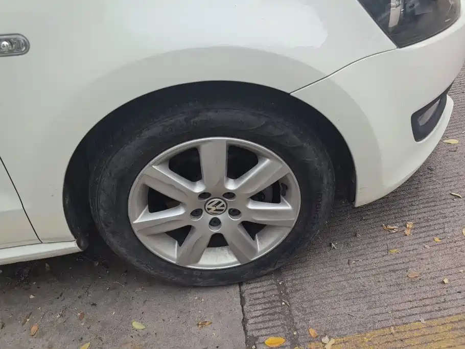 Volkswagen Polo — миниатюра 6