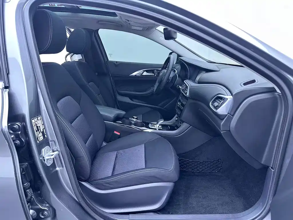 Infiniti QX30 — миниатюра 7
