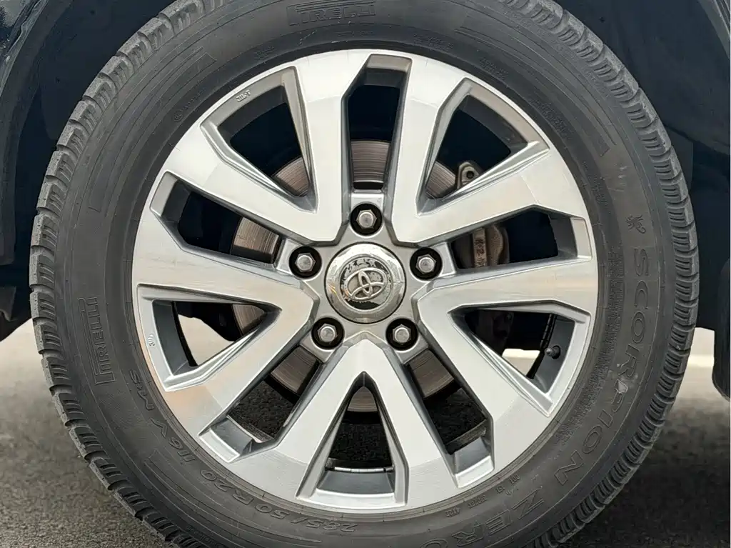Toyota Land Cruiser — миниатюра 14