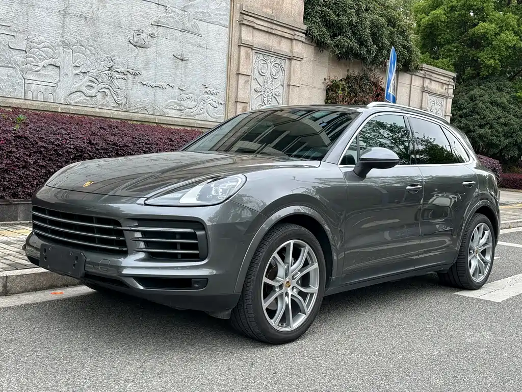 Porsche Cayenne 2021