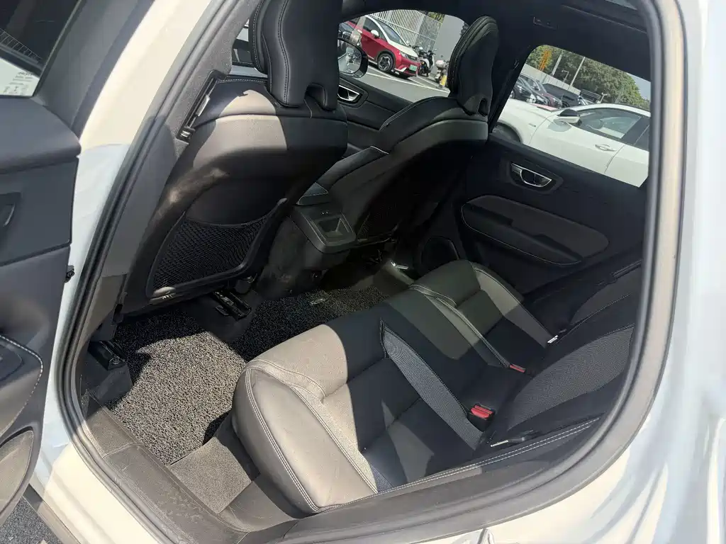 Volvo XC60 — миниатюра 14