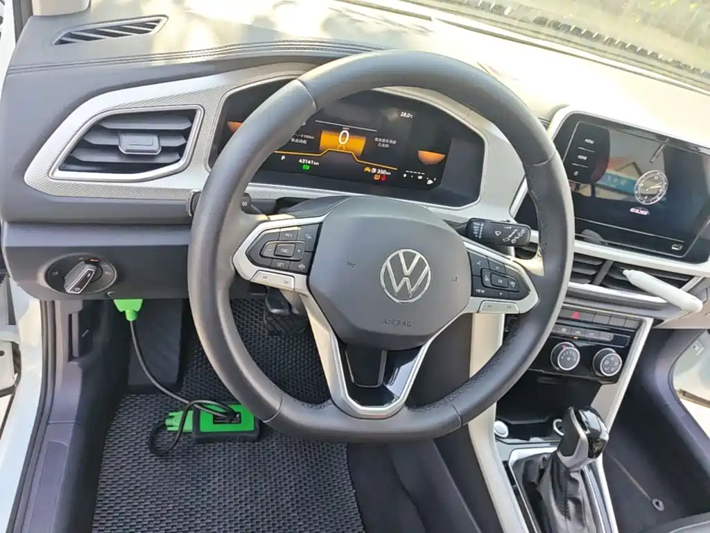Volkswagen T-Roc — миниатюра 11