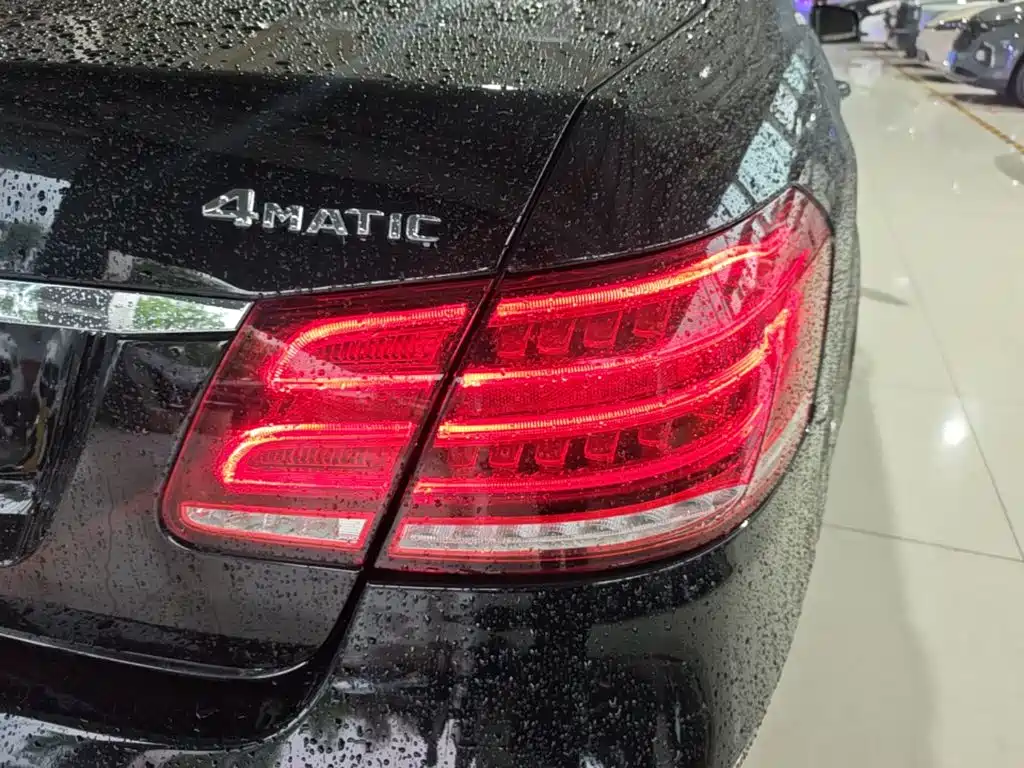 Mercedes-Benz E-Class — миниатюра 8
