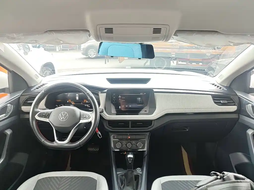 Volkswagen Tharu
