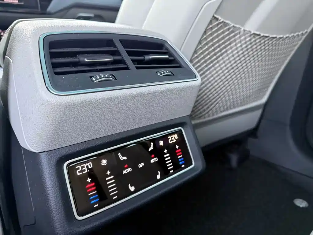 Audi e-tron (Import) — миниатюра 13