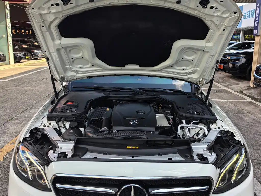 Mercedes-Benz E-Class — миниатюра 15