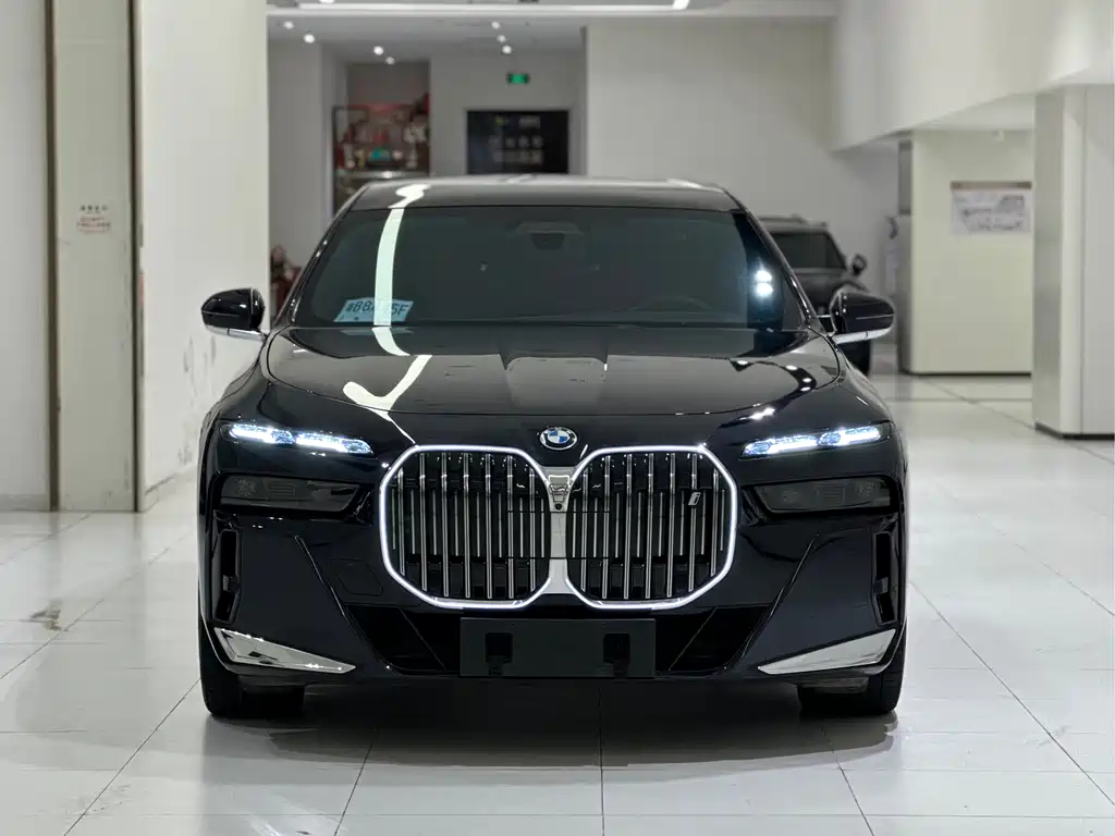 BMW i7 — миниатюра 2