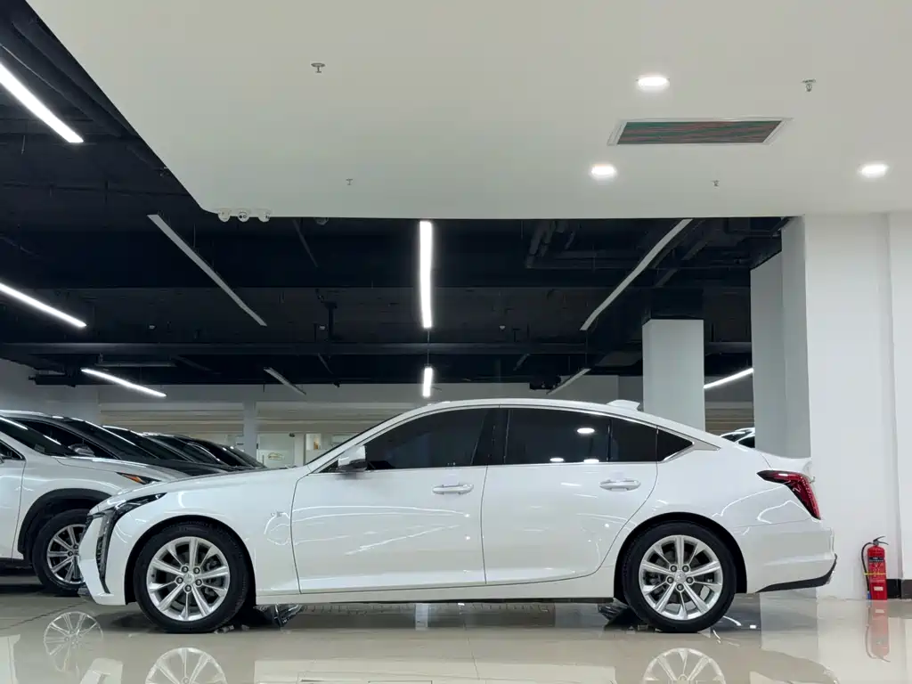 Cadillac CT5 — миниатюра 3