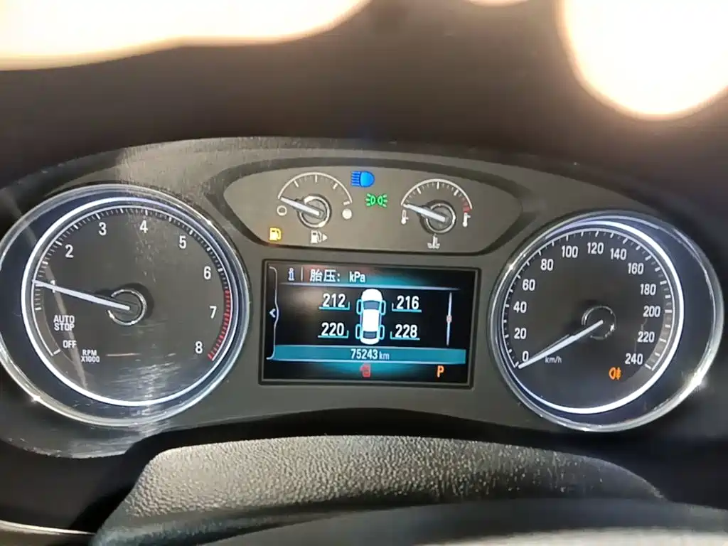 Buick LaCrosse — миниатюра 12