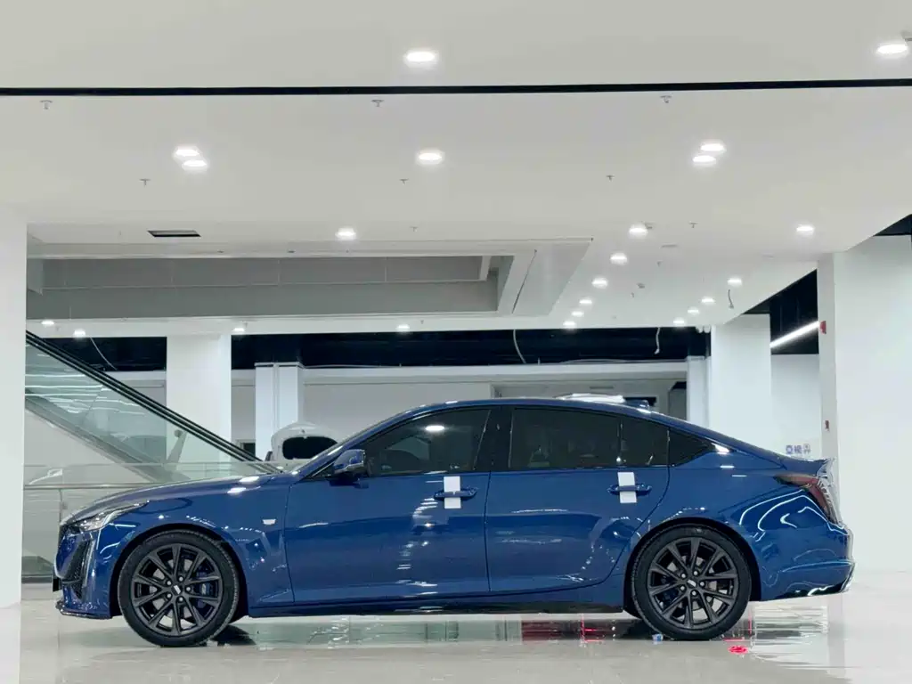 Cadillac CT5 — миниатюра 2