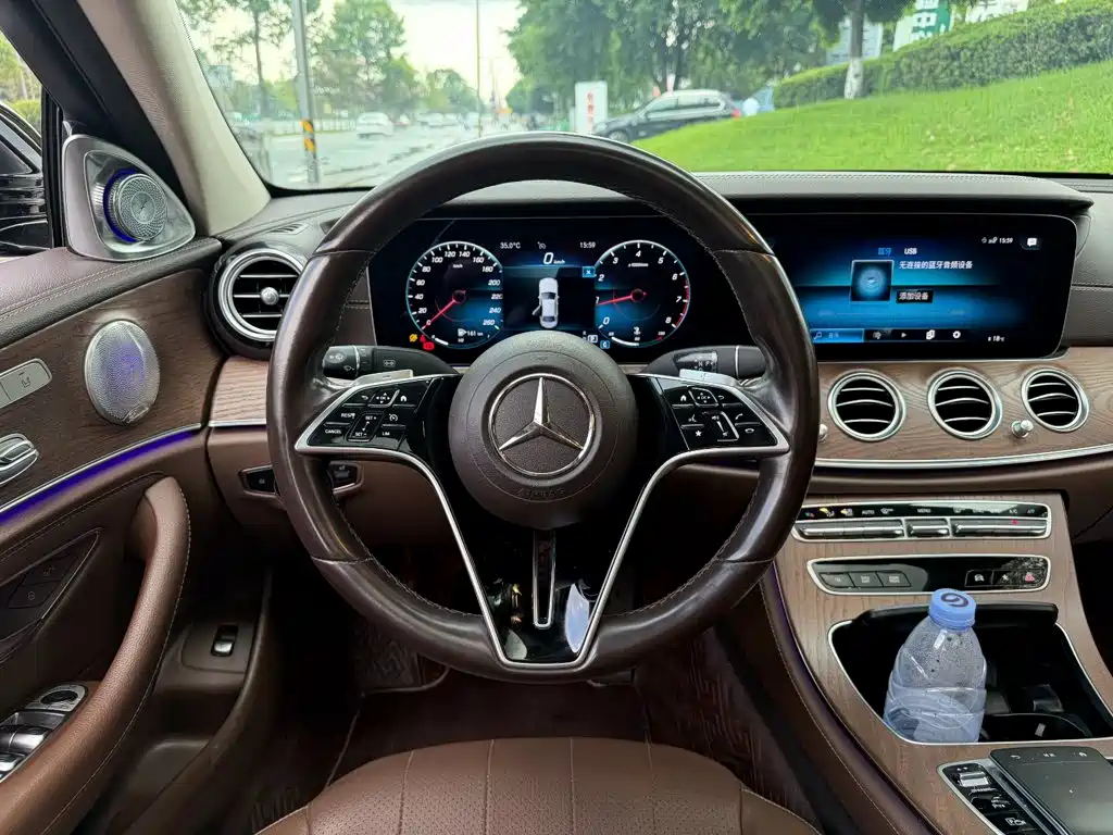 Mercedes-Benz E-Class — миниатюра 14