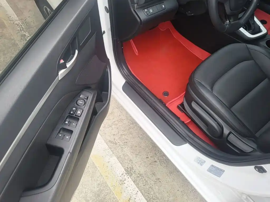 Hyundai Elantra — миниатюра 12
