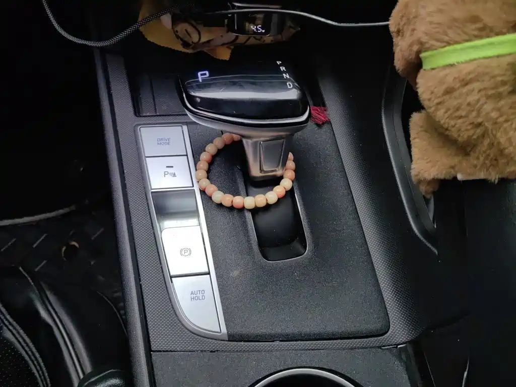 Hyundai Elantra — миниатюра 10