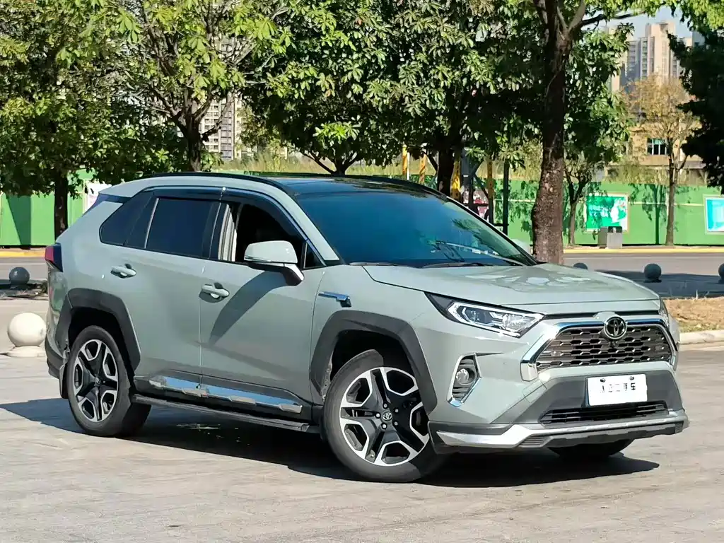 Toyota RAV4 — миниатюра 3