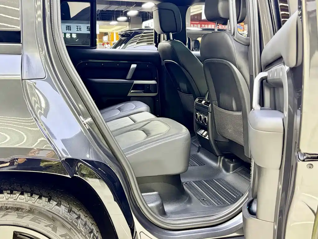 Land Rover Defender — миниатюра 16