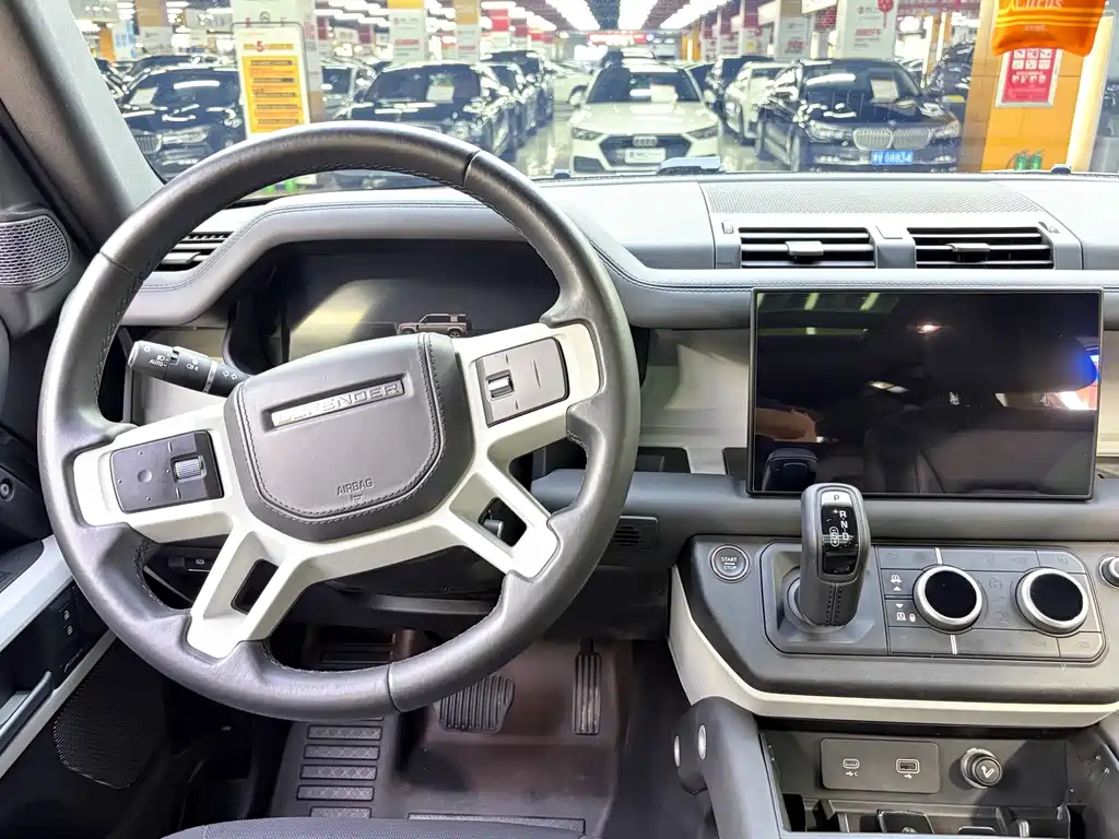Land Rover Defender — миниатюра 5