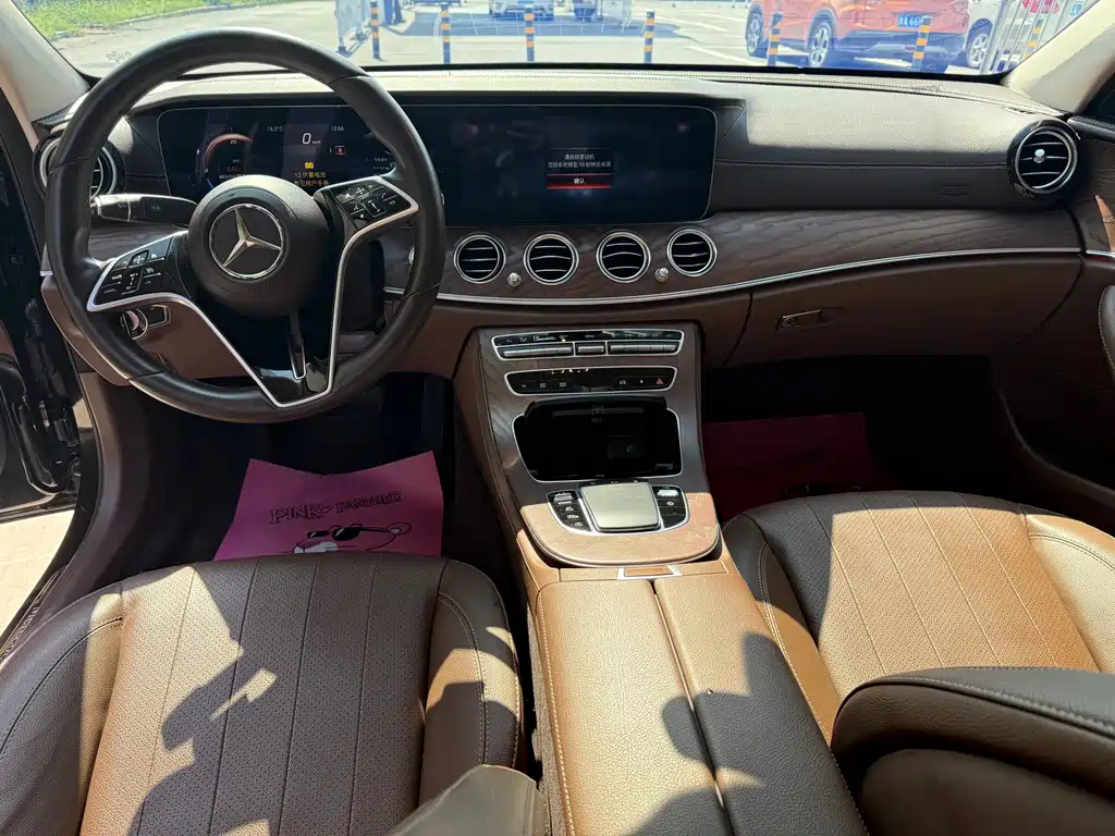 Mercedes-Benz E-Class — миниатюра 6