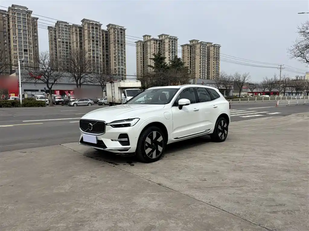 Volvo XC60 PHEV 2024