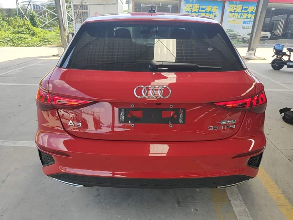 Audi A3 1.4 л 2022 г. красный/фиолетовый, пробег 31700 км