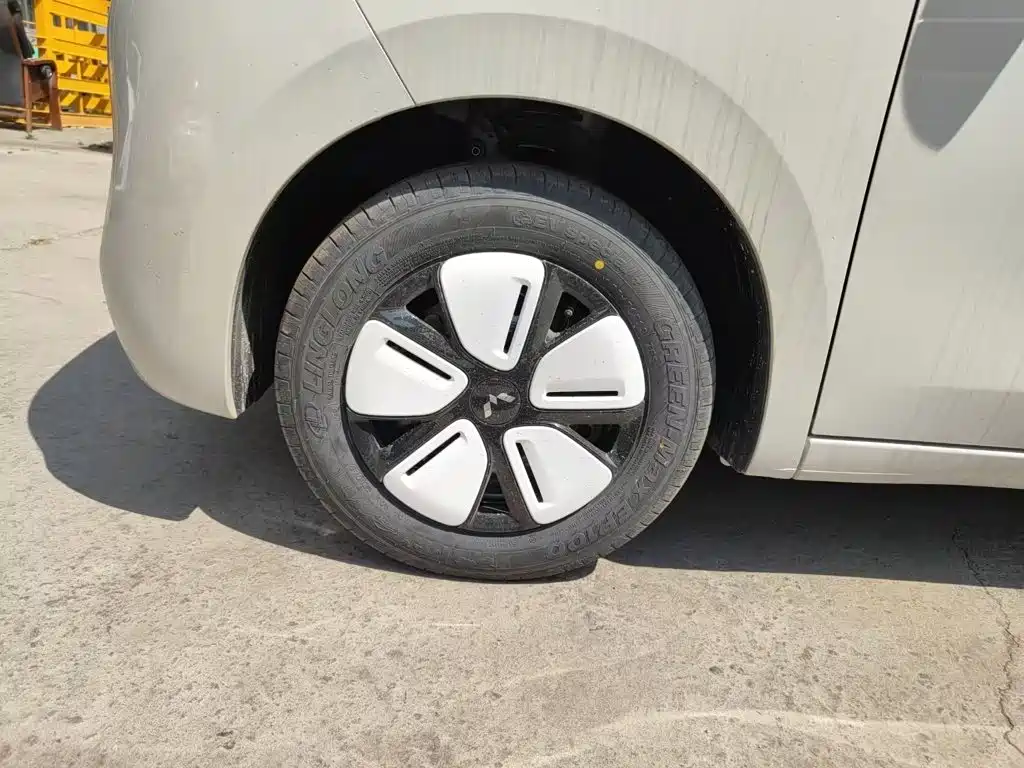 Wuling MINIEV — миниатюра 23