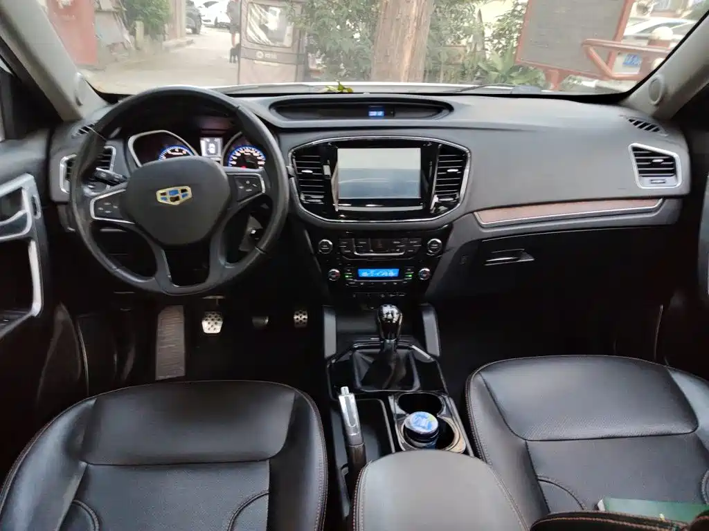Geely Haoqing SUV — миниатюра 10