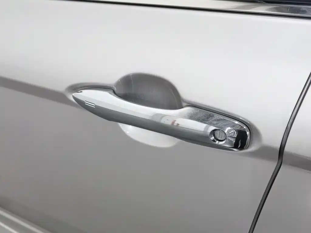 Toyota Camry — миниатюра 18